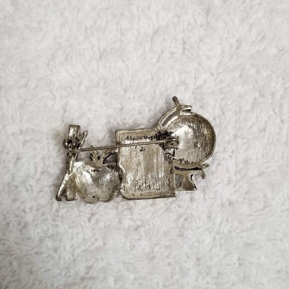 Vintage "I โค๏ธ School" Teacher Brooch Pin Apple Globe Books & Ruler - Picture 4 of 5